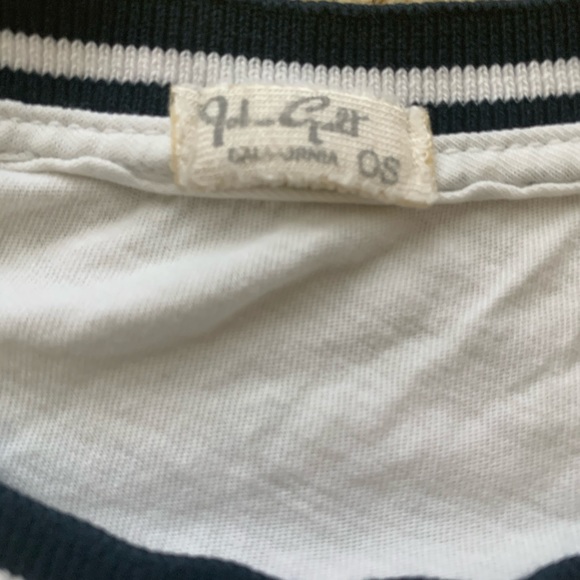 Brandy Melville T-Shirt - Picture 3 of 4